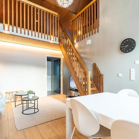 Aurinkorinne 2 - Modern 2bd & Loft, Free Wifi & Sauna *