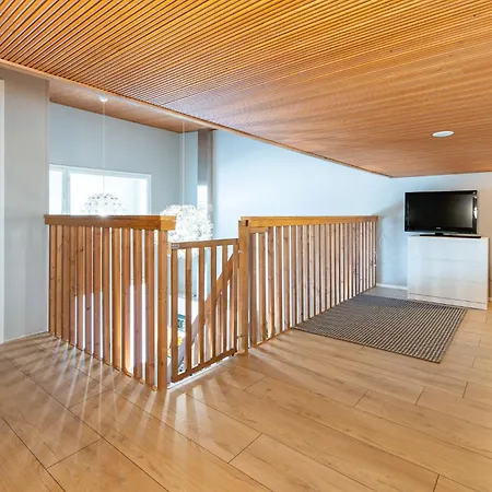 Aurinkorinne 2 - Modern 2bd & Loft, Free Wifi & Sauna Daire *