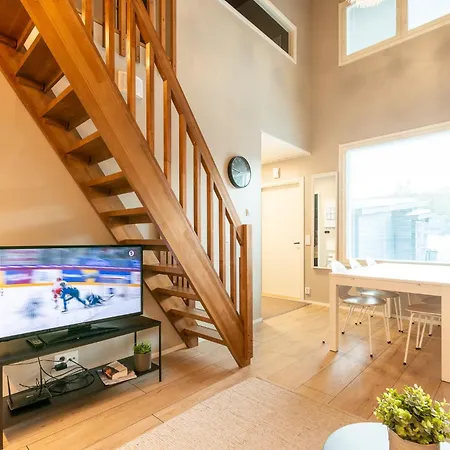 Aurinkorinne - Modern 2bd & Loft, Free Wifi & Sauna Daire