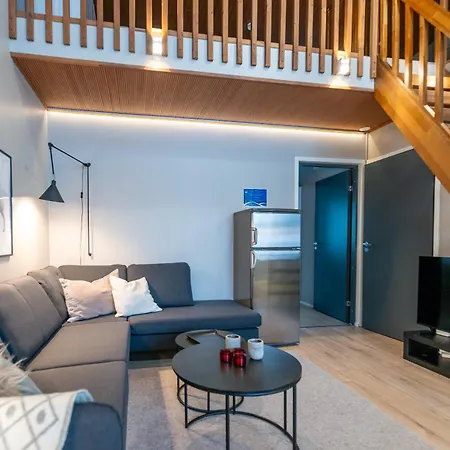 Aurinkorinne 2 - Modern 2bd & Loft, Free Wifi & Sauna Daire