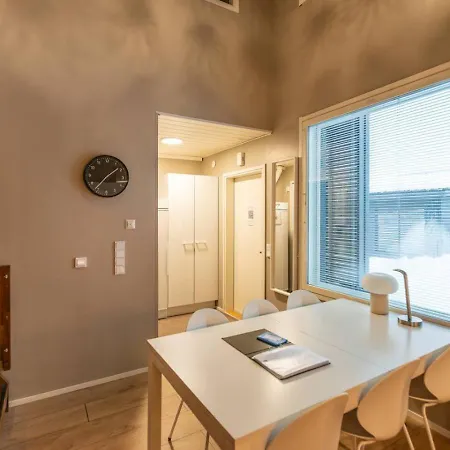 Aurinkorinne 2 - Modern 2bd & Loft, Free Wifi & Sauna *