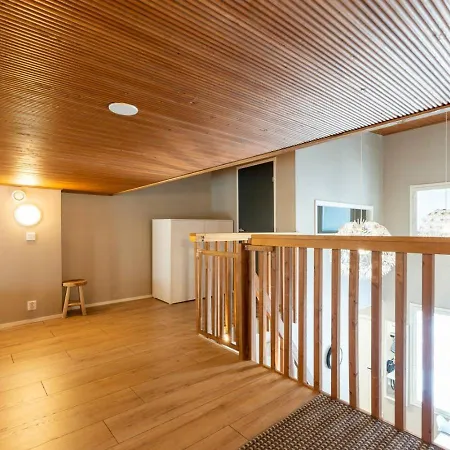Aurinkorinne 2 - Modern 2bd & Loft, Free Wifi & Sauna * Syöte