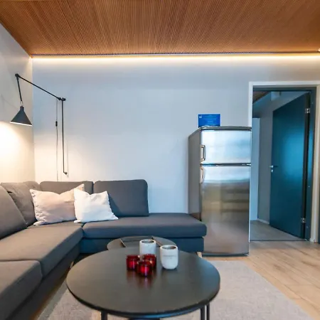 Aurinkorinne 2 - Modern 2bd & Loft, Free Wifi & Sauna شقة